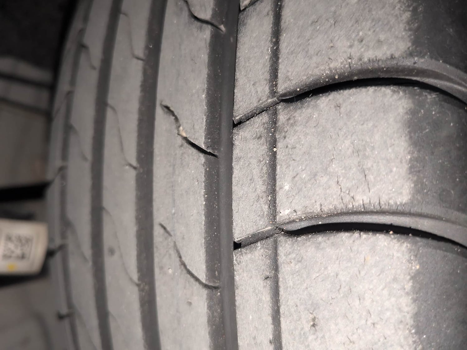 Used 2024 Skoda Kushaq Ambition 1.0L TSI MT Petrol Manual tyres LEFT FRONT TYRE TREAD VIEW