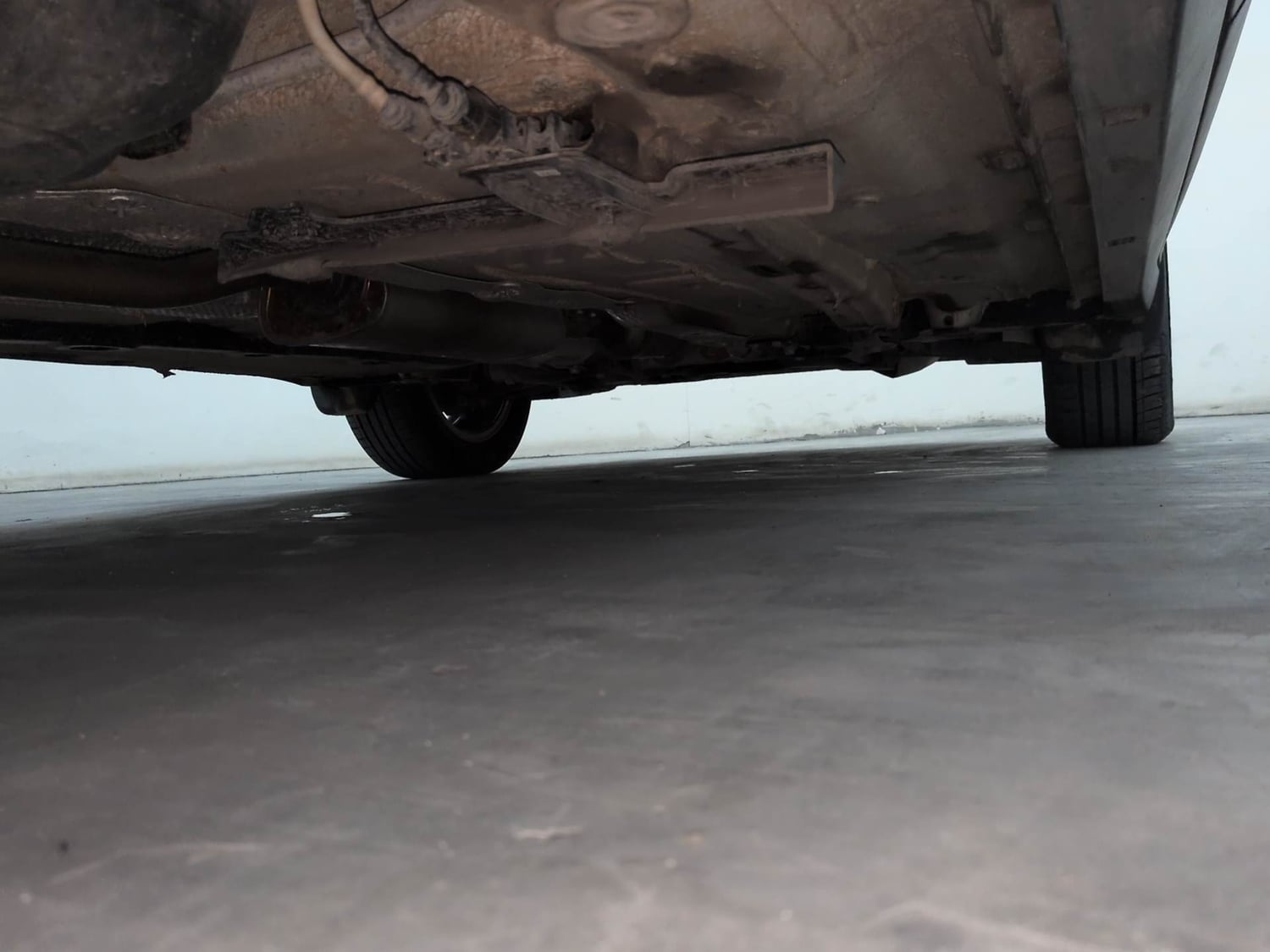 Used 2024 Skoda Kushaq Ambition 1.0L TSI MT Petrol Manual extra REAR RIGHT UNDERBODY VIEW