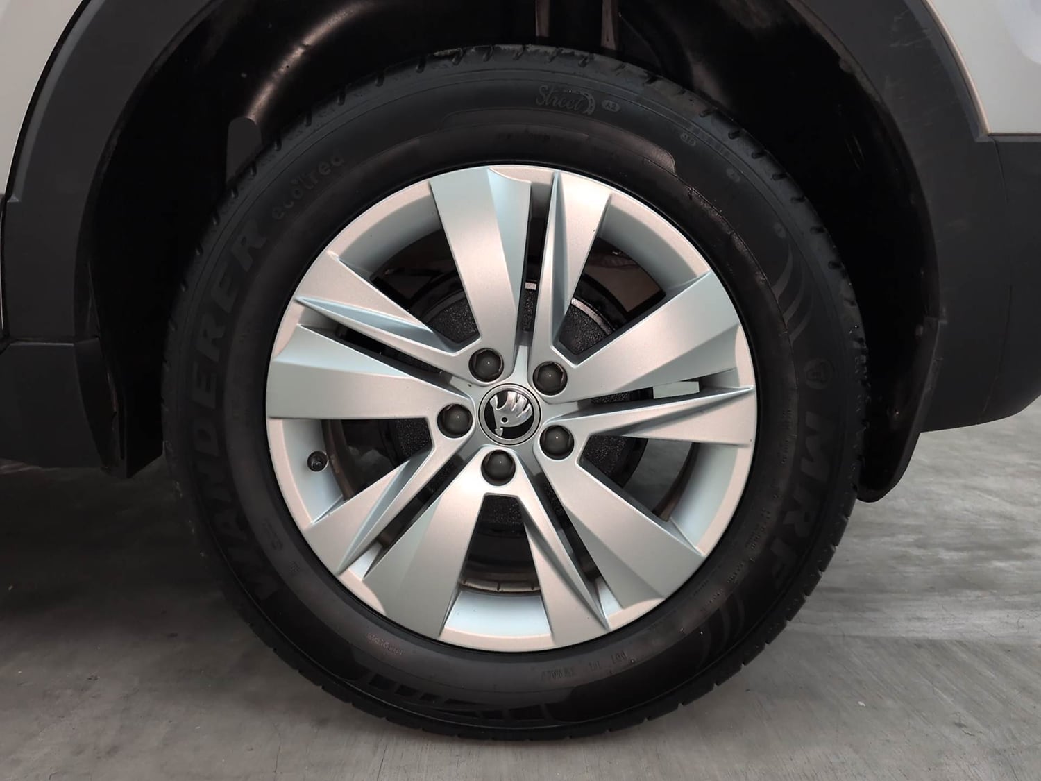 Used 2024 Skoda Kushaq Ambition 1.0L TSI MT Petrol Manual tyres LEFT REAR TYRE RIM VIEW