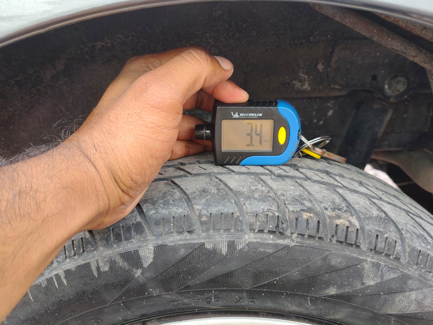 Used 2017 Maruti Suzuki Wagon R 1.0 VXI AMT Petrol Automatic tyres LEFT REAR TYRE TREAD VIEW