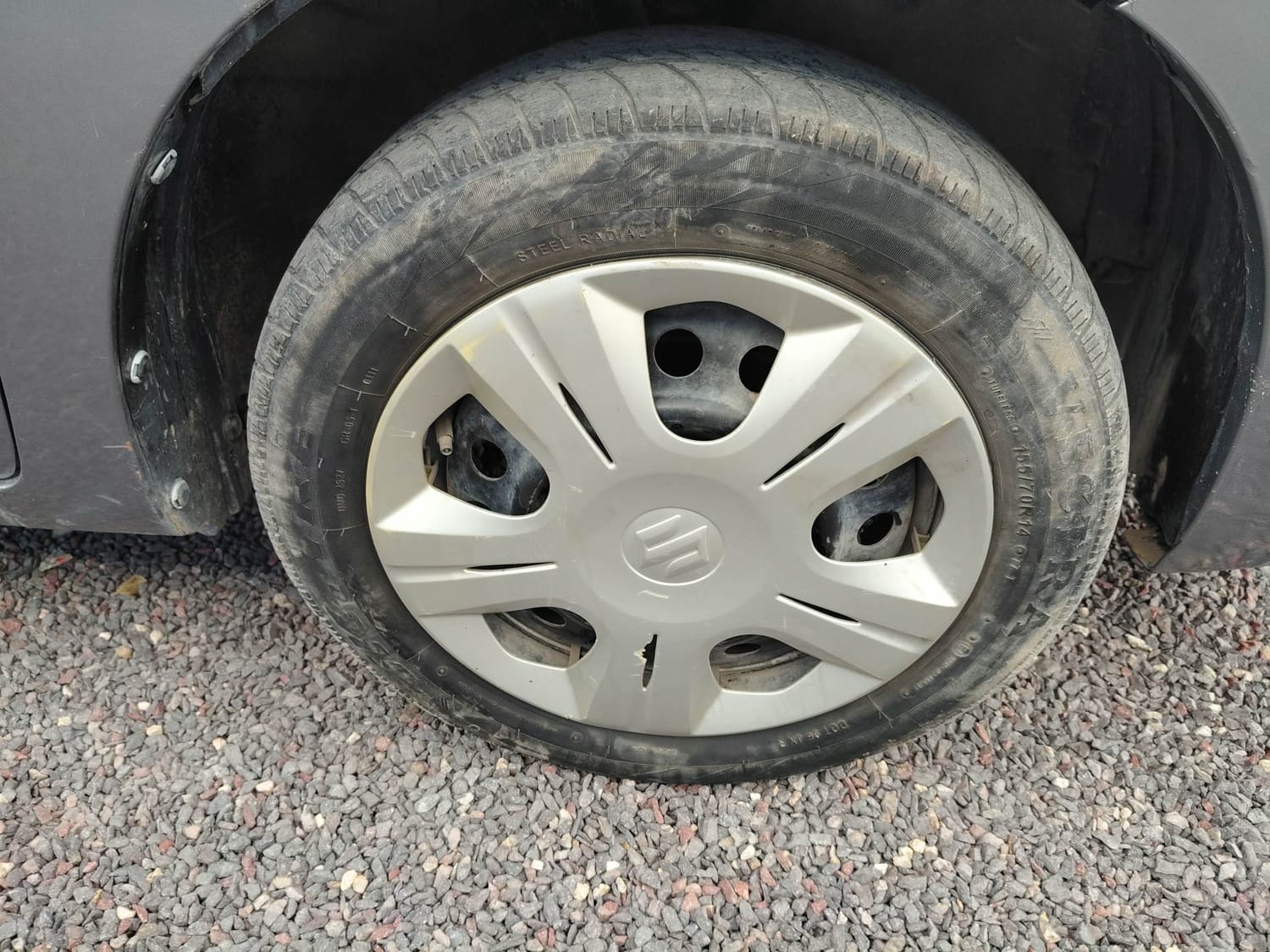 Used 2017 Maruti Suzuki Wagon R 1.0 VXI AMT Petrol Automatic tyres RIGHT FRONT TYRE RIM VIEW