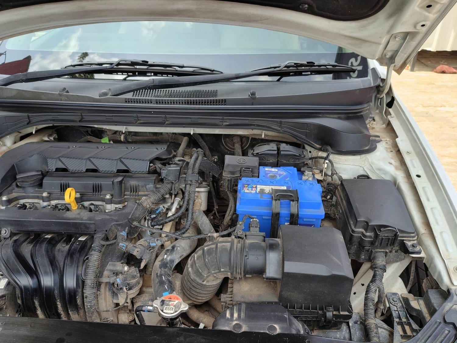 Used 2023 Hyundai Verna SX (O) 1.5 Petrol IVT Petrol Automatic engine ENGINE LEFT SIDE HINGE & APRON VIEW