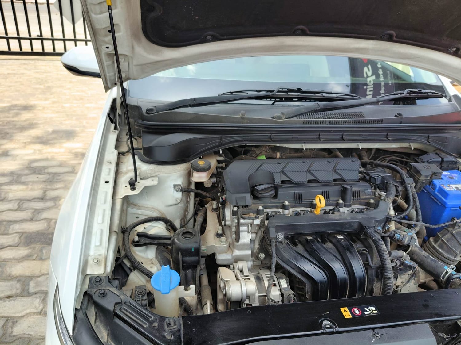 Used 2023 Hyundai Verna SX (O) 1.5 Petrol IVT Petrol Automatic engine ENGINE RIGHT SIDE HINGE & APRON VIEW