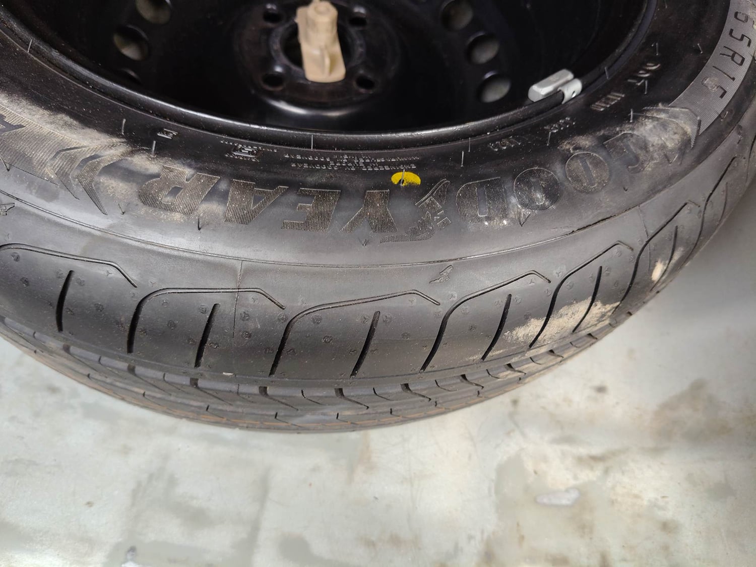Used 2023 Hyundai Verna SX (O) 1.5 Petrol IVT Petrol Automatic tyres SPARE TYRE VIEW