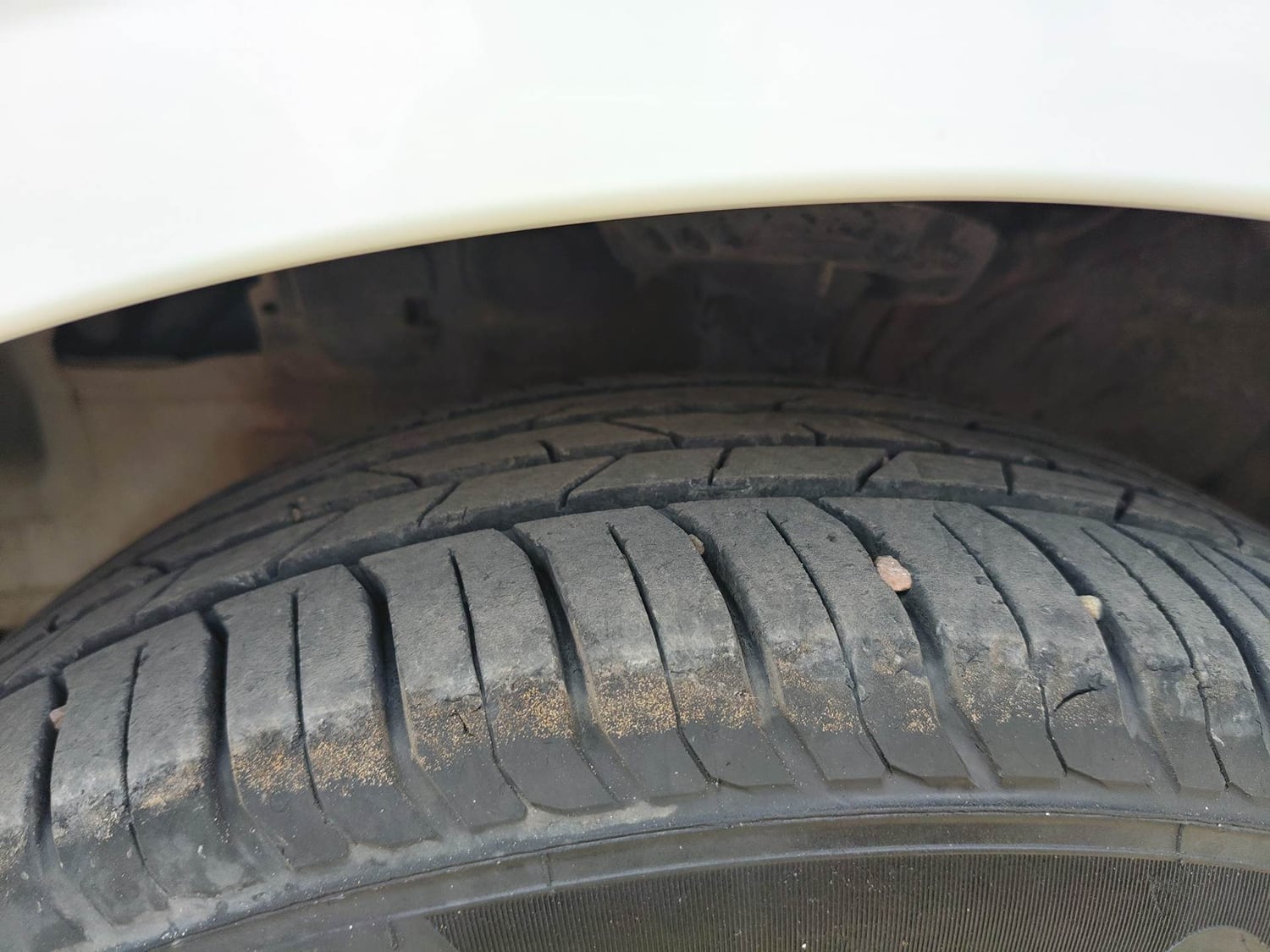 Used 2023 Hyundai Verna SX (O) 1.5 Petrol IVT Petrol Automatic tyres LEFT FRONT TYRE TREAD VIEW
