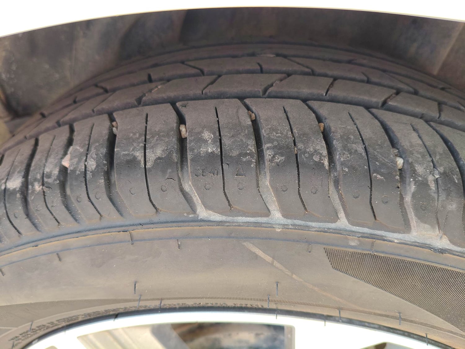 Used 2023 Hyundai Verna SX (O) 1.5 Petrol IVT Petrol Automatic tyres LEFT REAR TYRE TREAD VIEW