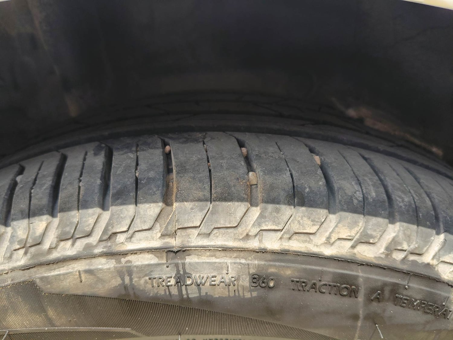 Used 2023 Hyundai Verna SX (O) 1.5 Petrol IVT Petrol Automatic tyres RIGHT REAR TYRE TREAD VIEW