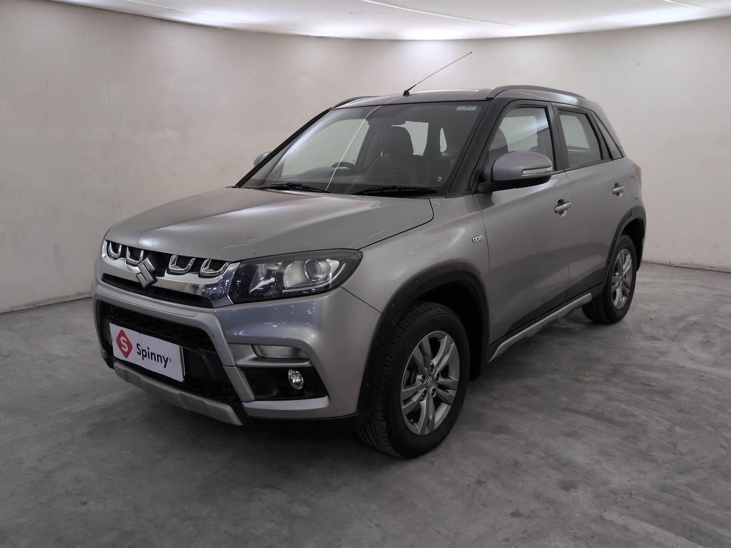 Used 2017 Maruti Suzuki Vitara Brezza [2016-2020] ZDi Plus Diesel Manual exterior LEFT FRONT CORNER VIEW