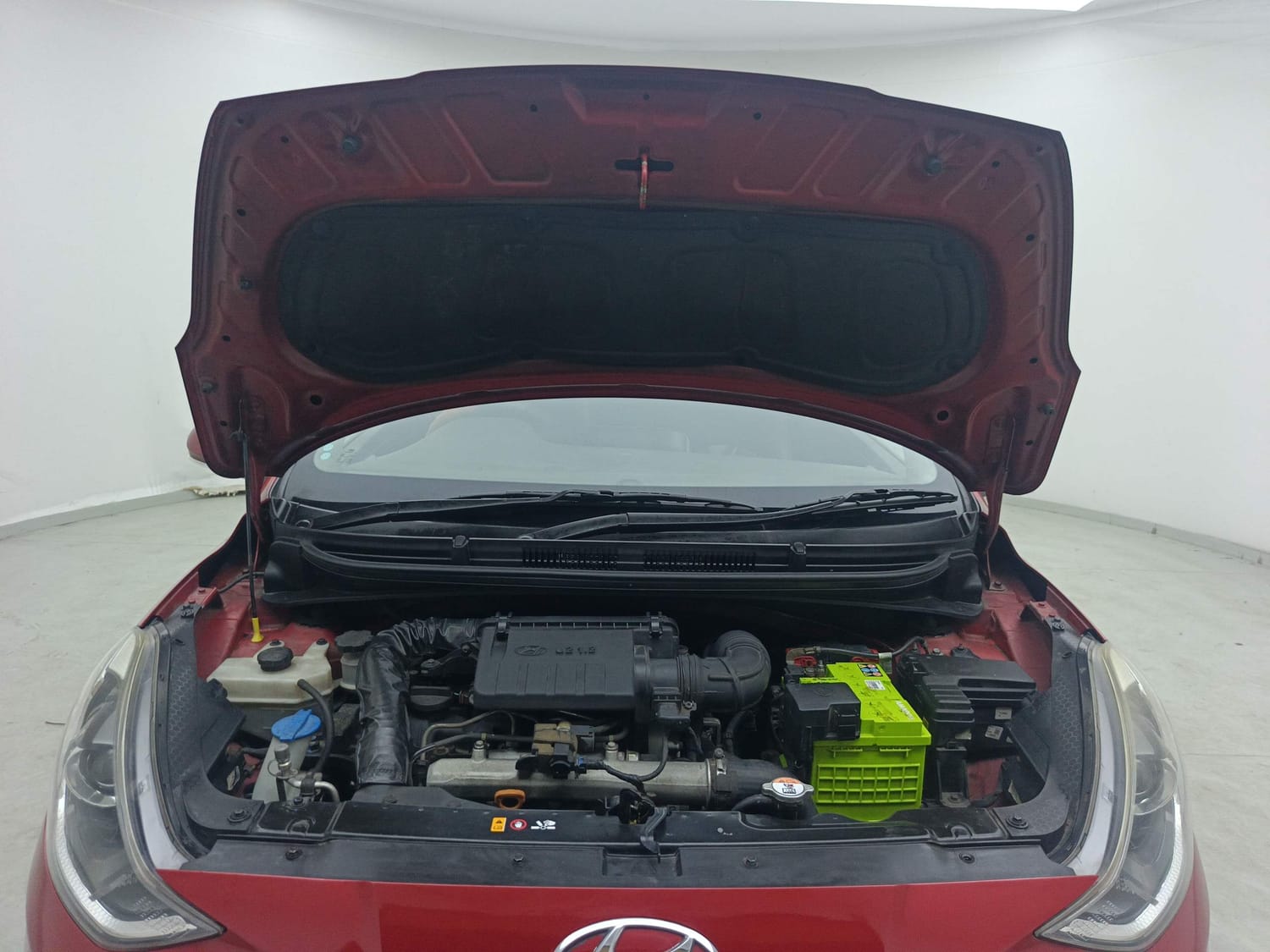 Used 2020 Hyundai Grand i10 Nios Asta U2 1.2 CRDi Diesel Manual engine ENGINE & BONNET OPEN FRONT VIEW