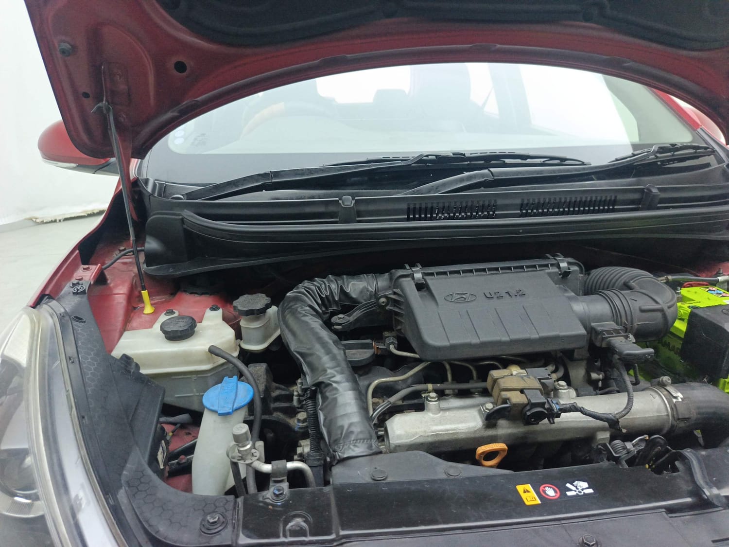 Used 2020 Hyundai Grand i10 Nios Asta U2 1.2 CRDi Diesel Manual engine ENGINE RIGHT SIDE HINGE & APRON VIEW