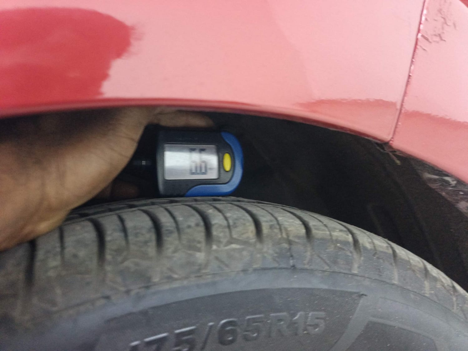 Used 2020 Hyundai Grand i10 Nios Asta U2 1.2 CRDi Diesel Manual tyres RIGHT FRONT TYRE TREAD VIEW