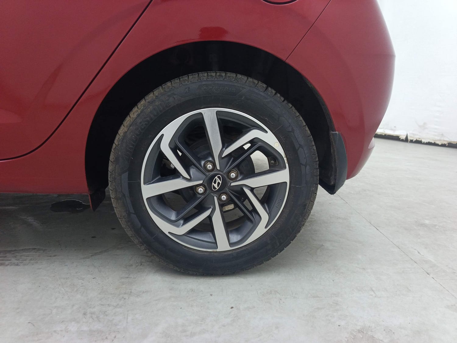 Used 2020 Hyundai Grand i10 Nios Asta U2 1.2 CRDi Diesel Manual tyres LEFT REAR TYRE RIM VIEW