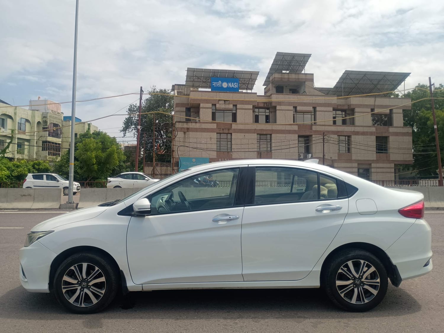 Used 2019 Honda City V Petrol Petrol Manual exterior LEFT SIDE VIEW