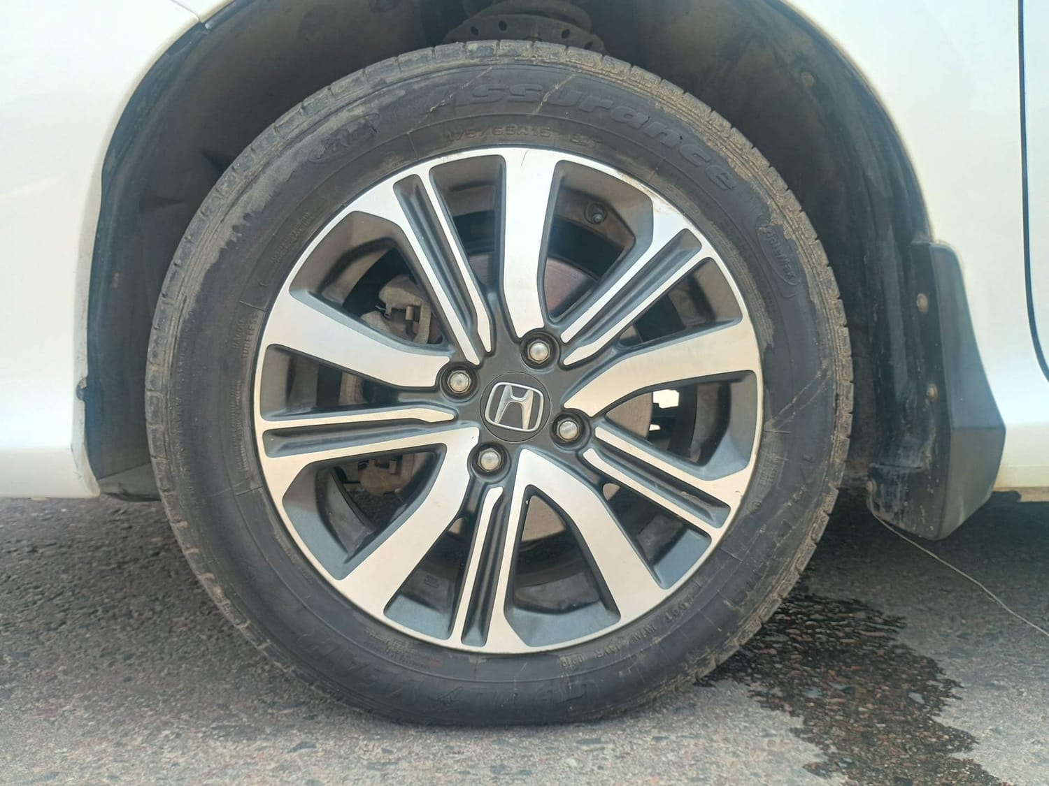 Used 2019 Honda City V Petrol Petrol Manual tyres LEFT FRONT TYRE RIM VIEW