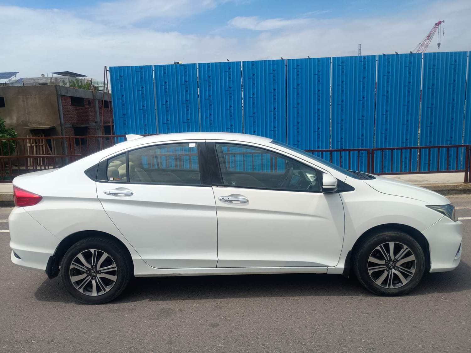 Used 2019 Honda City V Petrol Petrol Manual exterior RIGHT SIDE VIEW