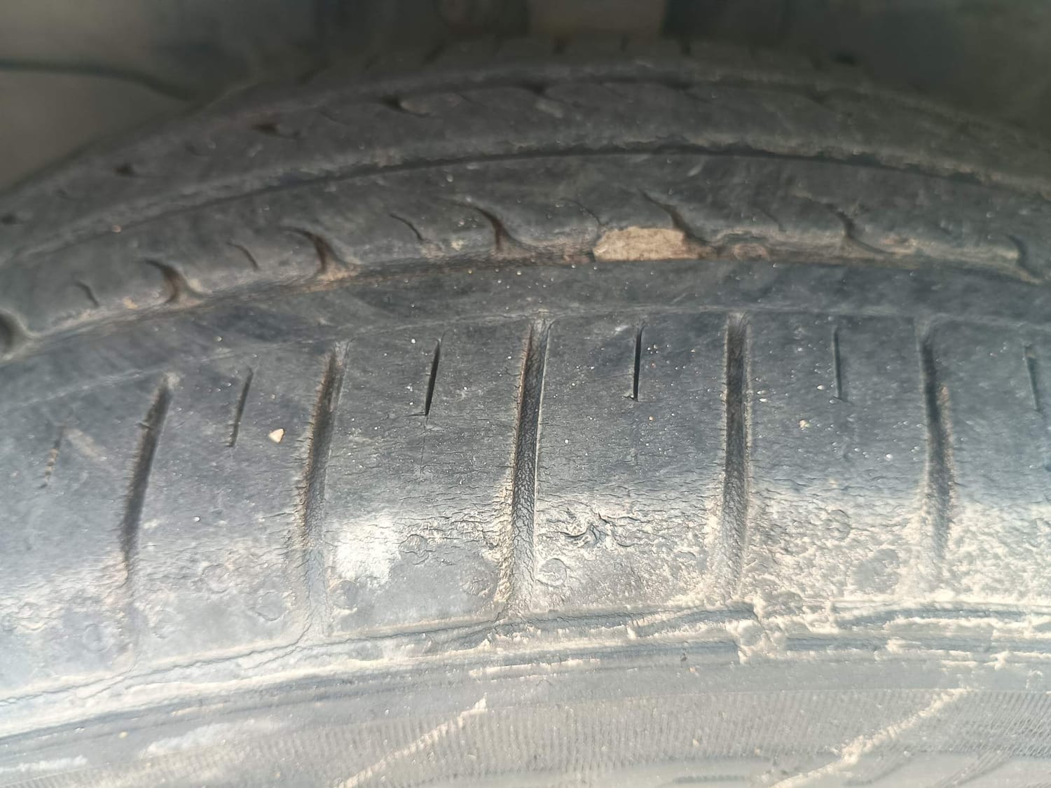Used 2019 Honda City V Petrol Petrol Manual tyres LEFT FRONT TYRE TREAD VIEW