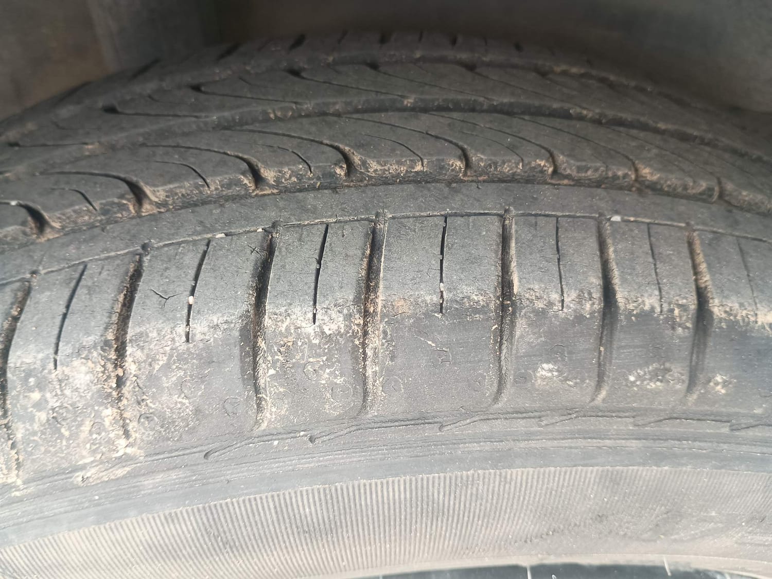 Used 2019 Honda City V Petrol Petrol Manual tyres RIGHT REAR TYRE TREAD VIEW