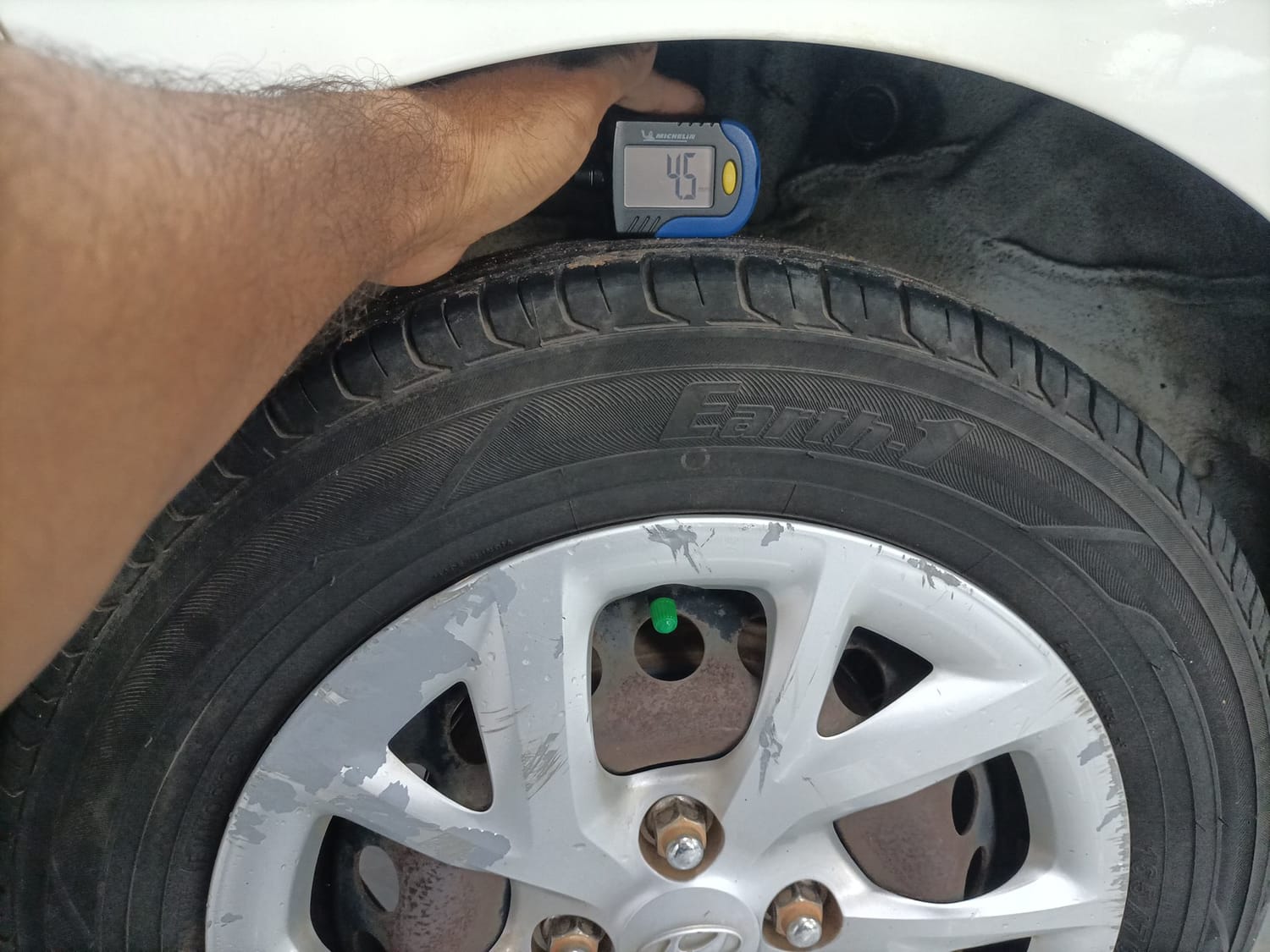Used 2018 Hyundai Grand i10 Magna 1.2 Kappa VTVT Petrol Manual tyres RIGHT REAR TYRE TREAD VIEW