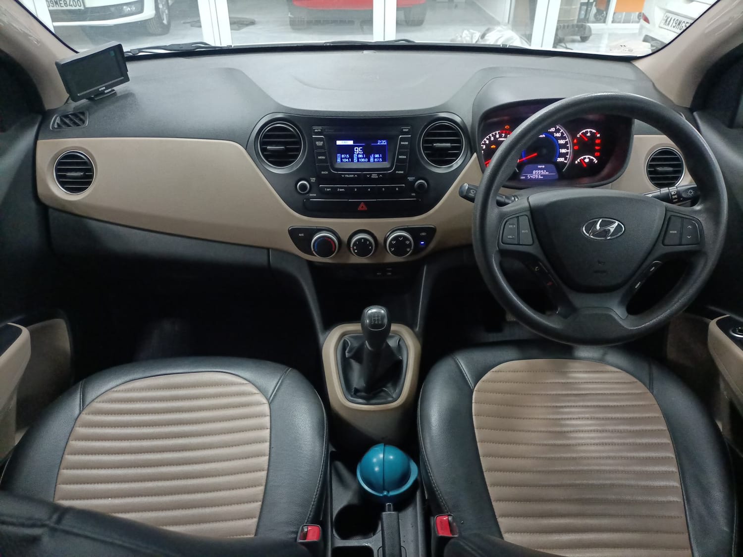 Used 2018 Hyundai Grand i10 Magna 1.2 Kappa VTVT Petrol Manual interior DASHBOARD VIEW
