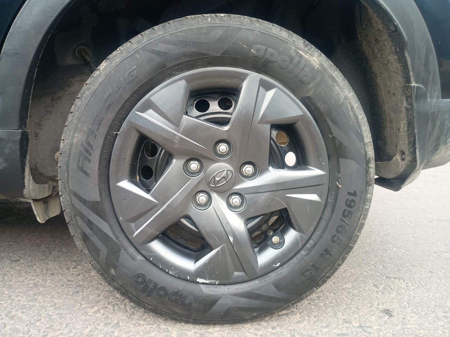 Used 2023 Hyundai Venue SX 1.2 Petrol Petrol Manual tyres LEFT REAR TYRE RIM VIEW