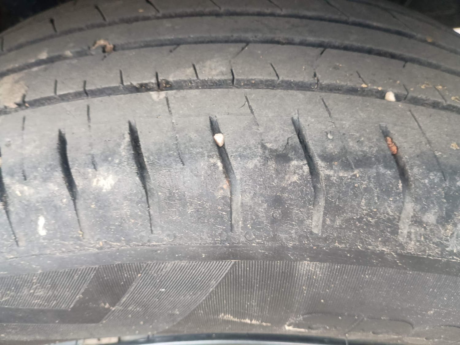 Used 2023 Hyundai Venue SX 1.2 Petrol Petrol Manual tyres LEFT REAR TYRE TREAD VIEW