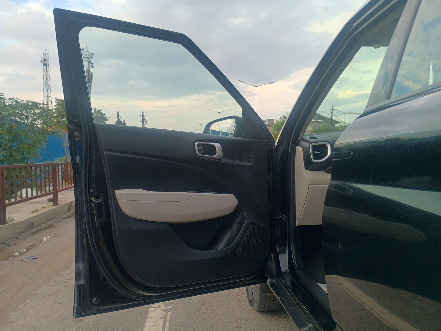 Used 2023 Hyundai Venue SX 1.2 Petrol Petrol Manual interior LEFT FRONT DOOR OPEN VIEW