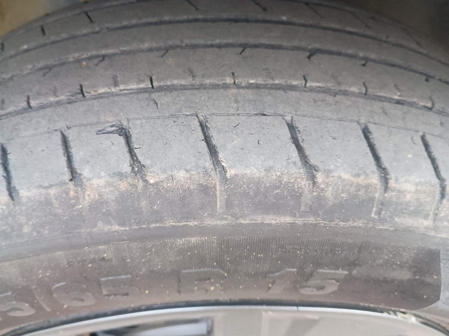 Used 2023 Hyundai Venue SX 1.2 Petrol Petrol Manual tyres RIGHT FRONT TYRE TREAD VIEW