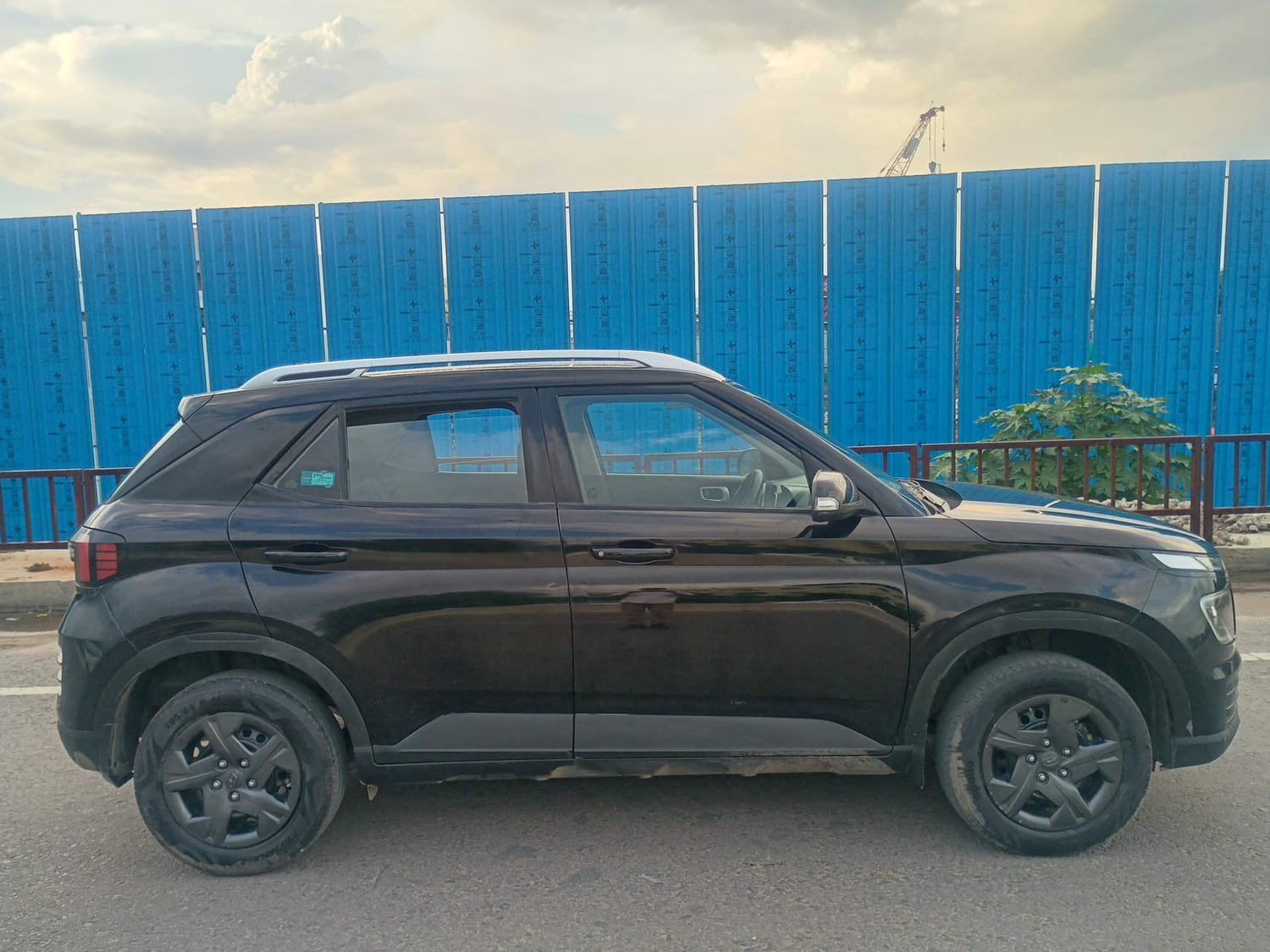 Used 2023 Hyundai Venue SX 1.2 Petrol Petrol Manual exterior RIGHT SIDE VIEW