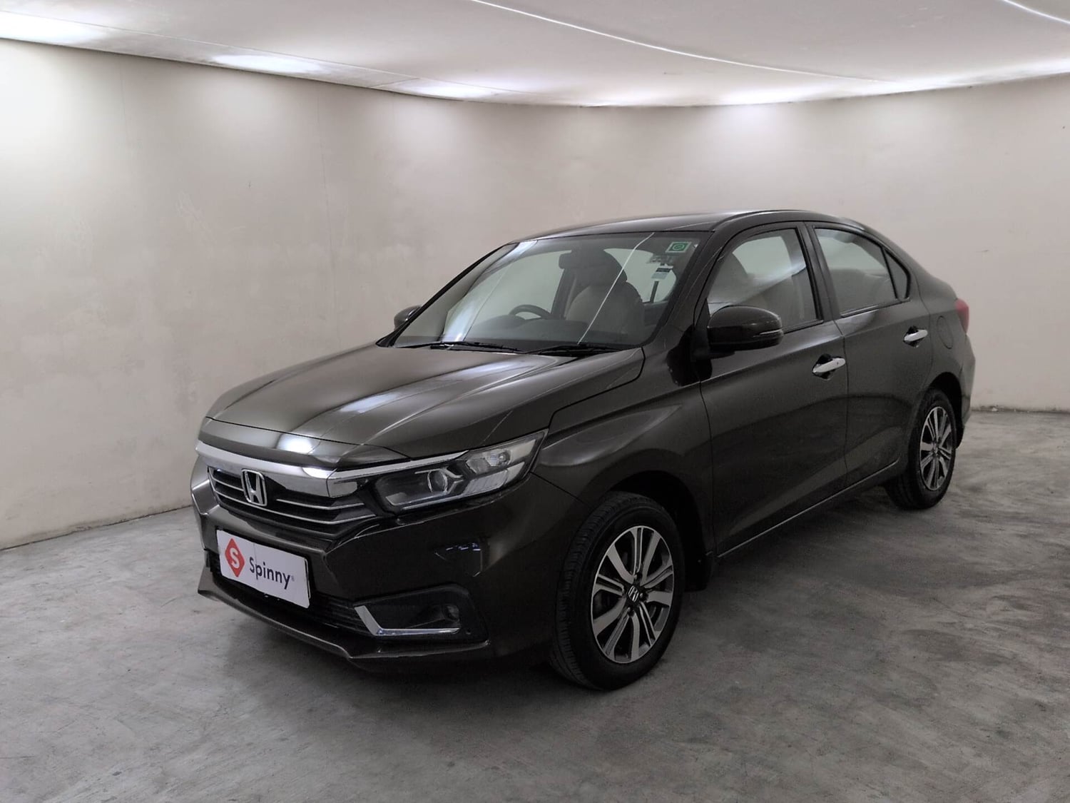 Used 2023 Honda Amaze VX CVT 1.2 Petrol Petrol Automatic exterior LEFT FRONT CORNER VIEW