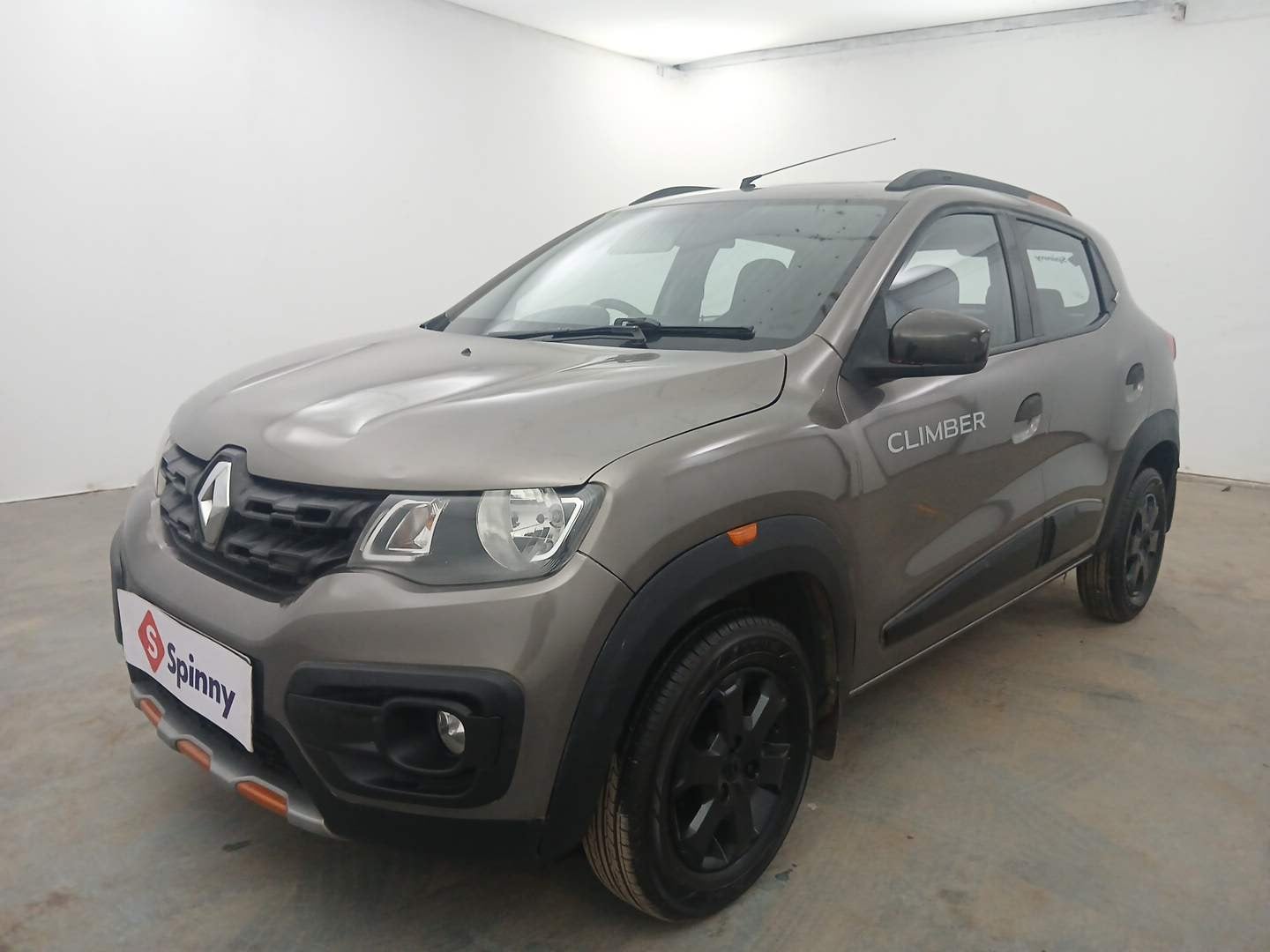 Used 2018 Renault Kwid CLIMBER 1.0 AMT Petrol Automatic exterior LEFT FRONT CORNER VIEW