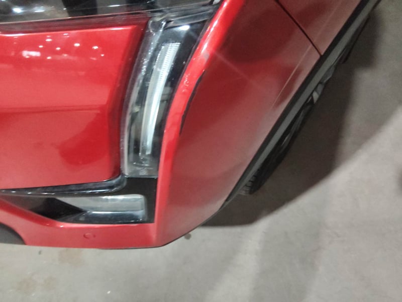 Used 2022 Mahindra XUV 300 W8 (O) 1.2 Petrol AMT Petrol Automatic dents MINOR SCRATCH