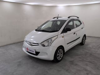 Used 2016 hyundai Eon Magna+ (O) Petrol Manual exterior LEFT FRONT CORNER VIEW