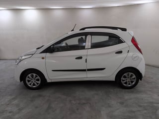 Used 2016 hyundai Eon Magna+ (O) Petrol Manual exterior LEFT SIDE VIEW