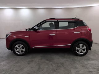 Used 2022 Mahindra XUV 300 W6 1.2 Petrol AMT Petrol Automatic exterior LEFT SIDE VIEW