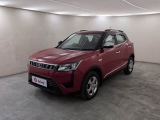 Used 2022 Mahindra XUV 300 W6 1.2 Petrol AMT Petrol Automatic exterior LEFT FRONT CORNER VIEW