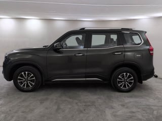 Used 2023 Mahindra Scorpio N Z8 L Diesel MT 4WD 7 STR Diesel Manual exterior LEFT SIDE VIEW
