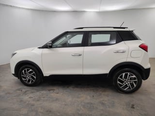 Used 2024 Mahindra XUV 300 W8 (O) 1.2 Petrol AMT Petrol Automatic exterior LEFT SIDE VIEW