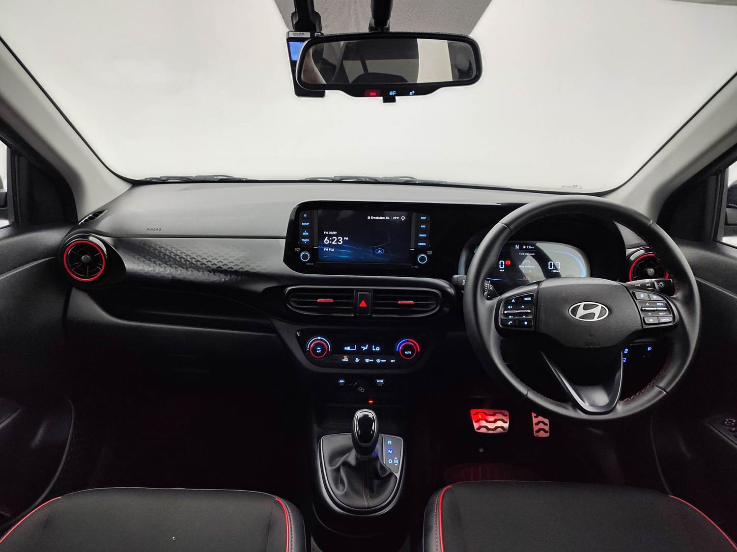 Used 2024 Hyundai Exter SX (O) Connect 1.2 AMT Knight Edition Petrol Automatic interior DASHBOARD VIEW