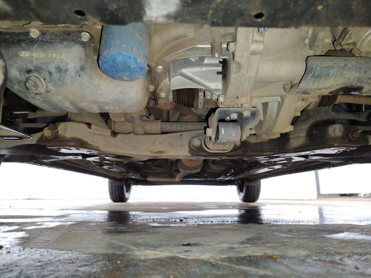 Used 2024 Hyundai Exter SX (O) Connect 1.2 AMT Knight Edition Petrol Automatic extra FRONT LEFT UNDERBODY VIEW