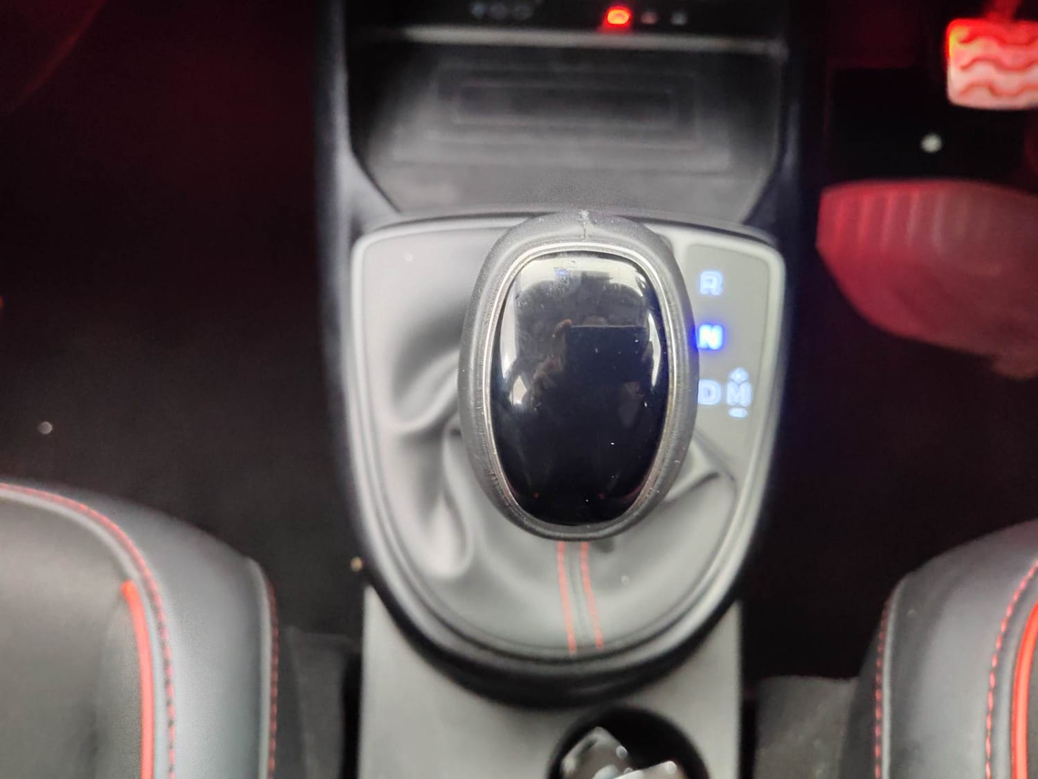 Used 2024 Hyundai Exter SX (O) Connect 1.2 AMT Knight Edition Petrol Automatic interior GEAR  KNOB VIEW