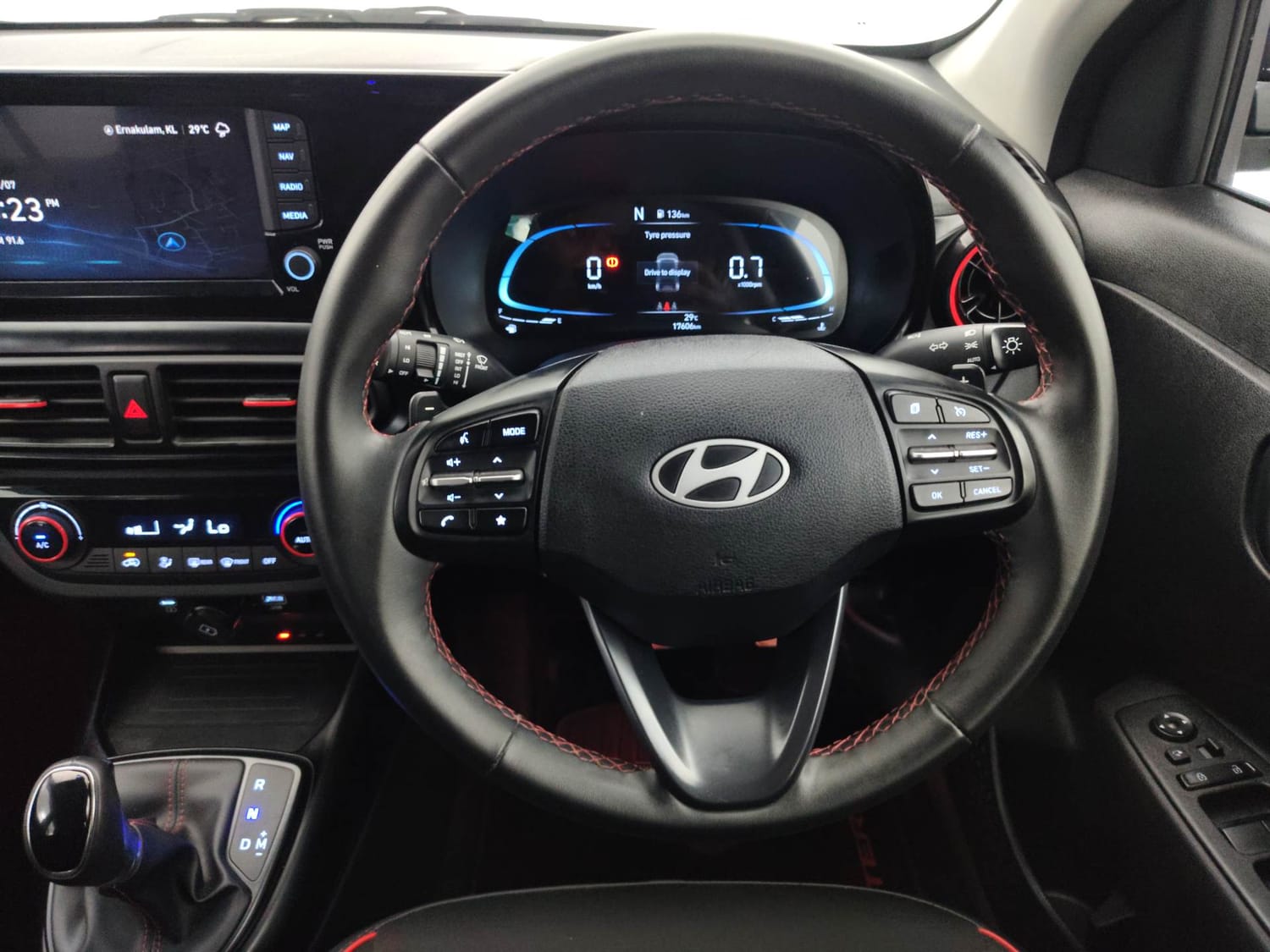 Used 2024 Hyundai Exter SX (O) Connect 1.2 AMT Knight Edition Petrol Automatic interior STEERING VIEW