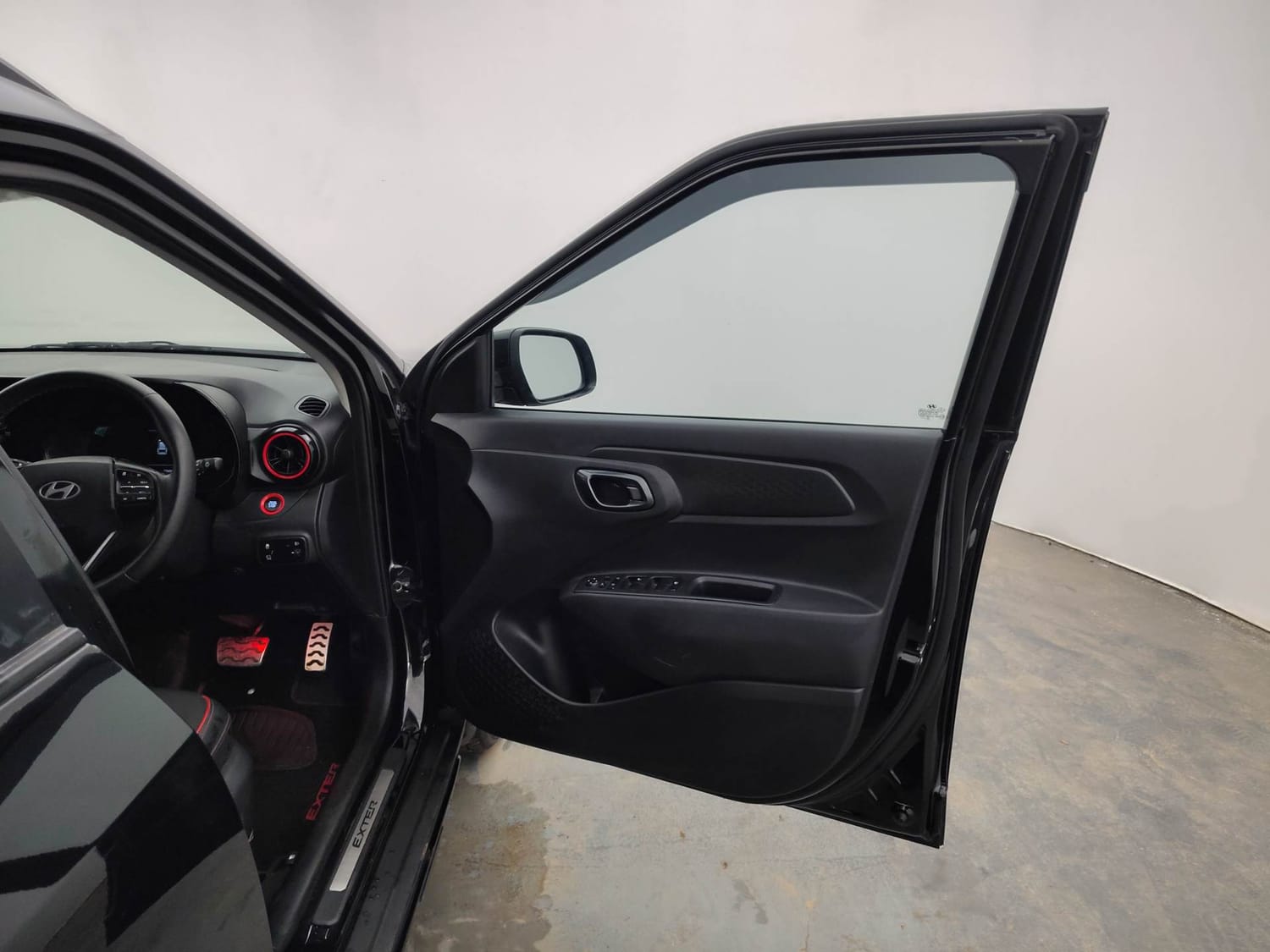 Used 2024 Hyundai Exter SX (O) Connect 1.2 AMT Knight Edition Petrol Automatic interior RIGHT FRONT DOOR OPEN VIEW