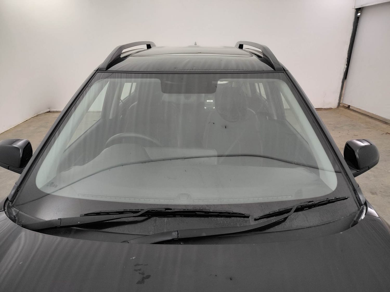 Used 2024 Hyundai Exter SX (O) Connect 1.2 AMT Knight Edition Petrol Automatic exterior FRONT WINDSHIELD VIEW
