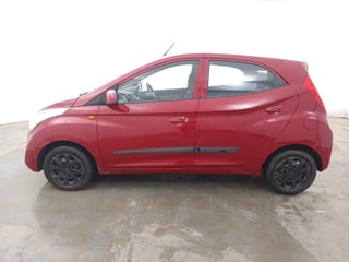 Used 2015 Hyundai Eon Magna O Petrol Manual exterior LEFT SIDE VIEW