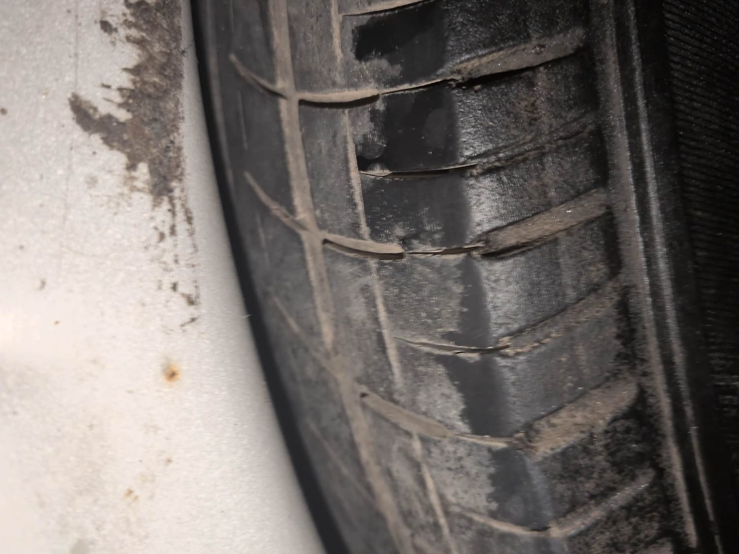 Used 2014 Maruti Suzuki Ritz Zxi BS-IV Petrol Manual tyres SPARE TYRE VIEW