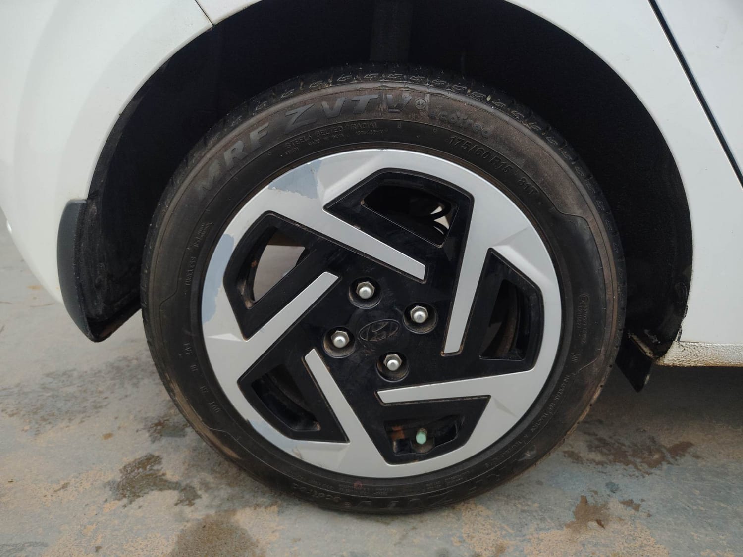 Used 2024 Hyundai Grand i10 Nios Sportz 1.2 Kappa VTVT Petrol Manual tyres RIGHT REAR TYRE RIM VIEW