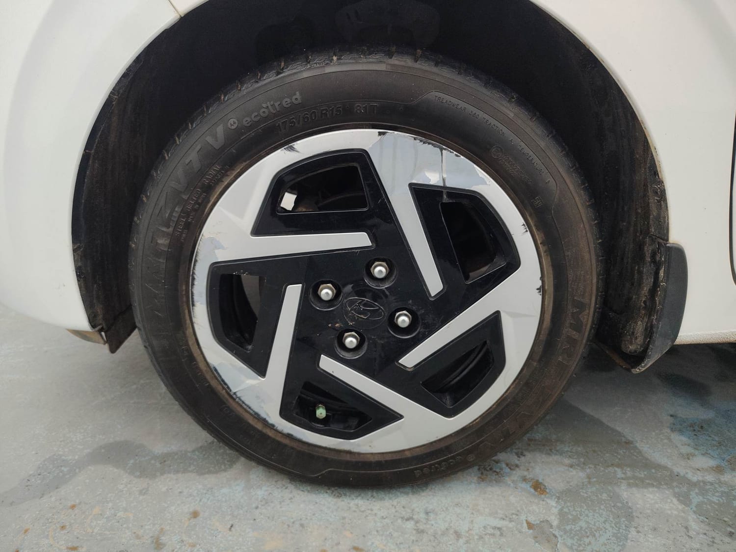 Used 2024 Hyundai Grand i10 Nios Sportz 1.2 Kappa VTVT Petrol Manual tyres LEFT FRONT TYRE RIM VIEW