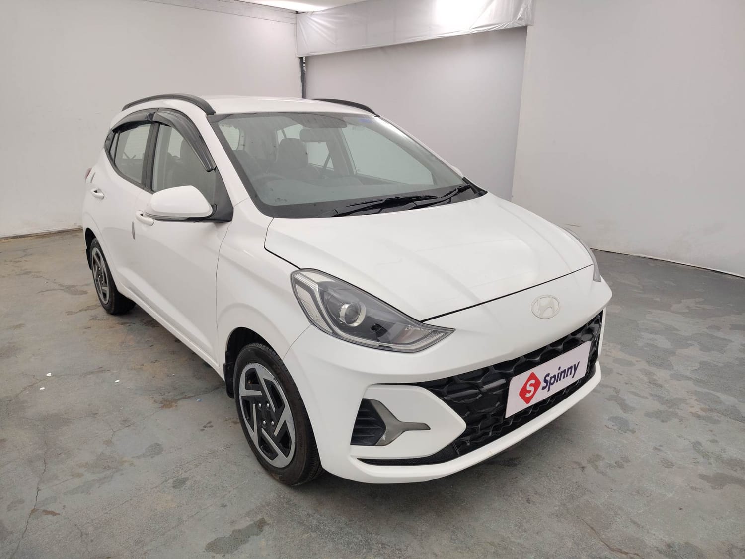 Used 2024 Hyundai Grand i10 Nios Sportz 1.2 Kappa VTVT Petrol Manual exterior RIGHT FRONT CORNER VIEW