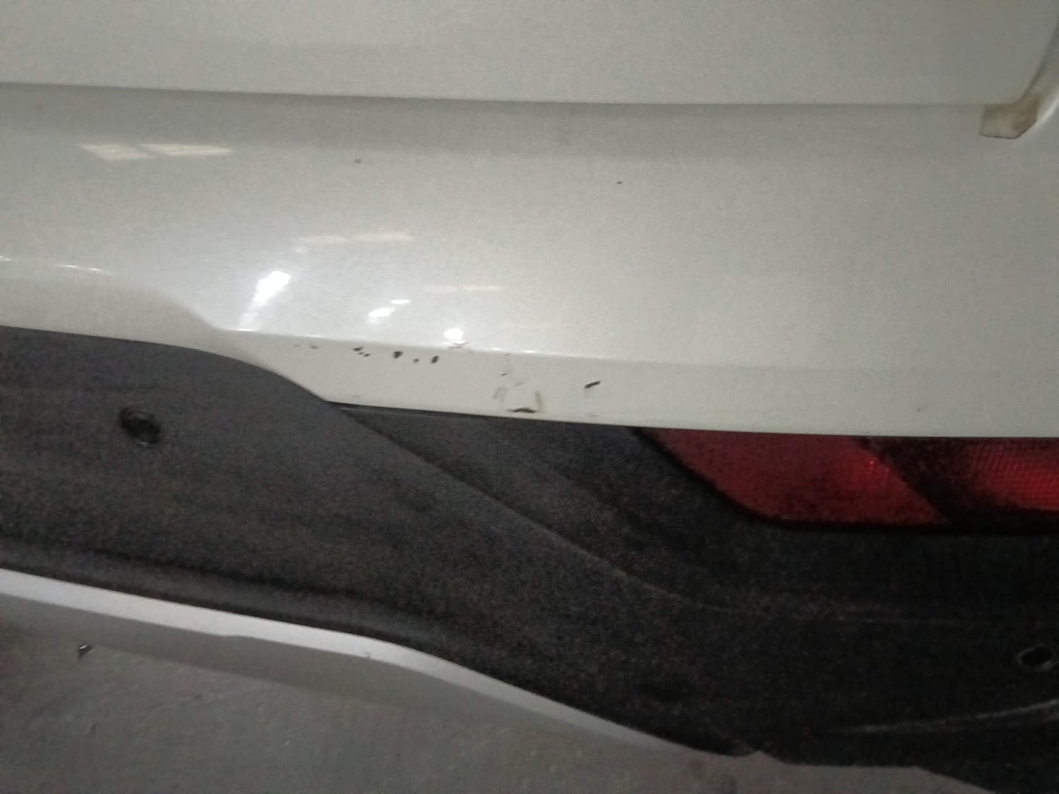 Used 2021 Mahindra XUV 300 W8 (O) 1.2 Petrol Petrol Manual dents MINOR SCRATCH