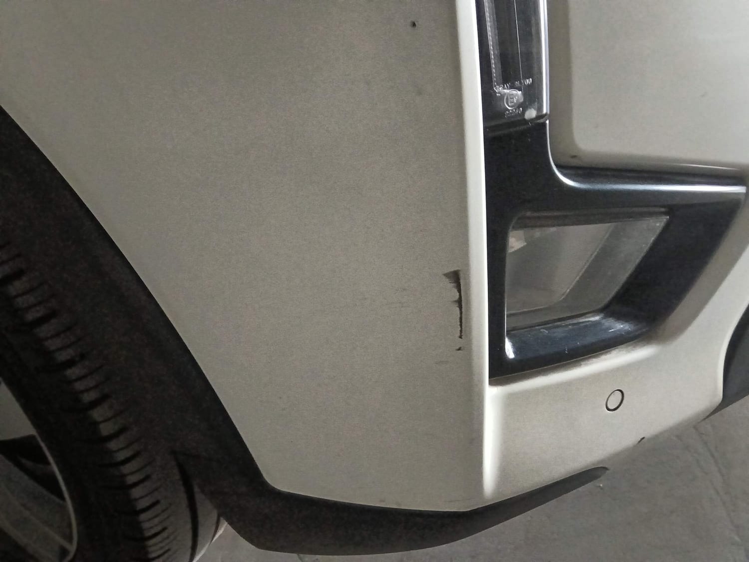 Used 2021 Mahindra XUV 300 W8 (O) 1.2 Petrol Petrol Manual dents MINOR SCRATCH